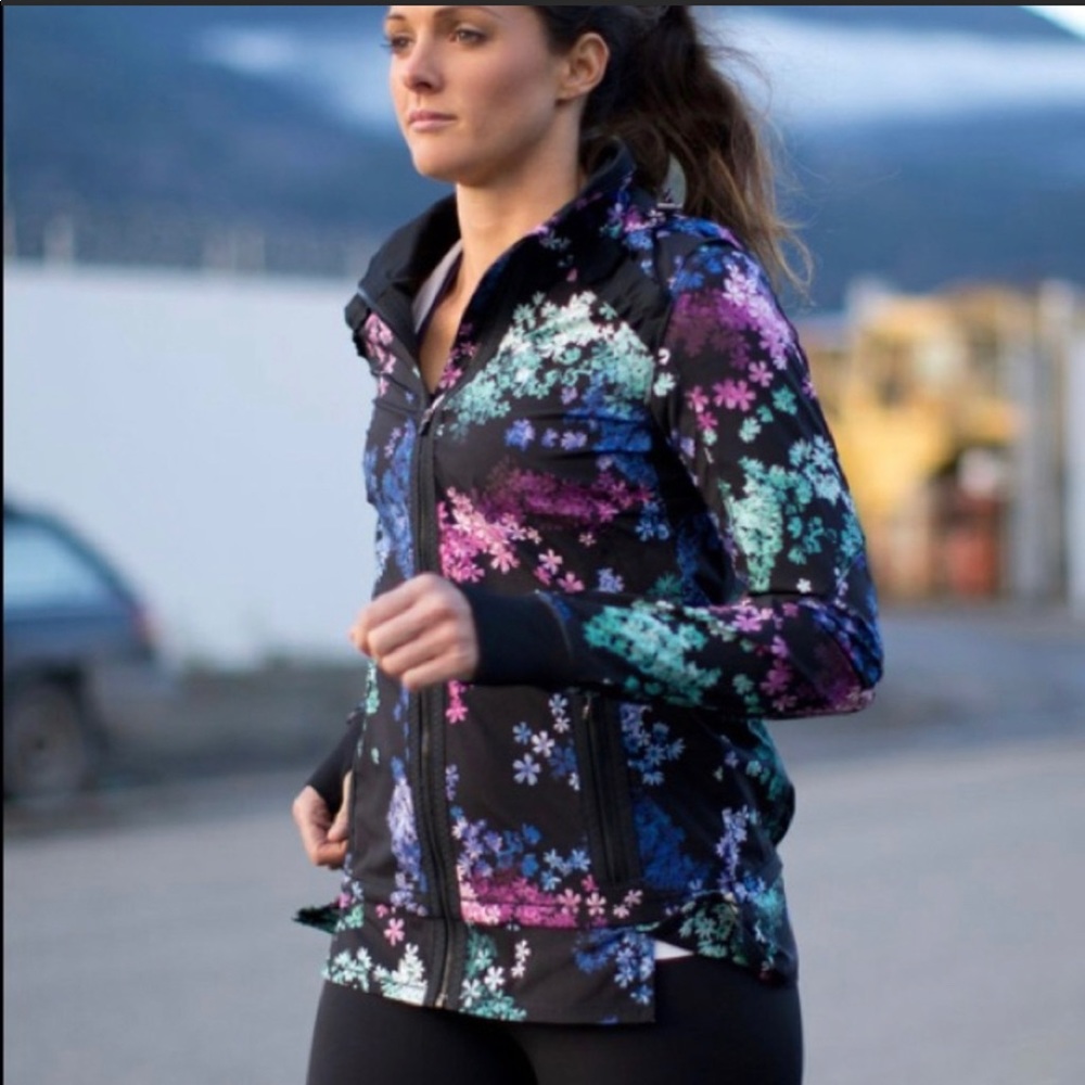 Beautiful LuLuLemon spring running coat